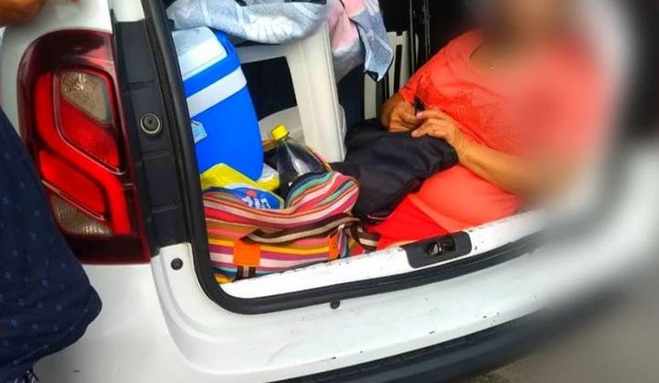 INSÓLITO: Un argentino fue multado por llevar a su suegra en el baúl del auto | Internacionales