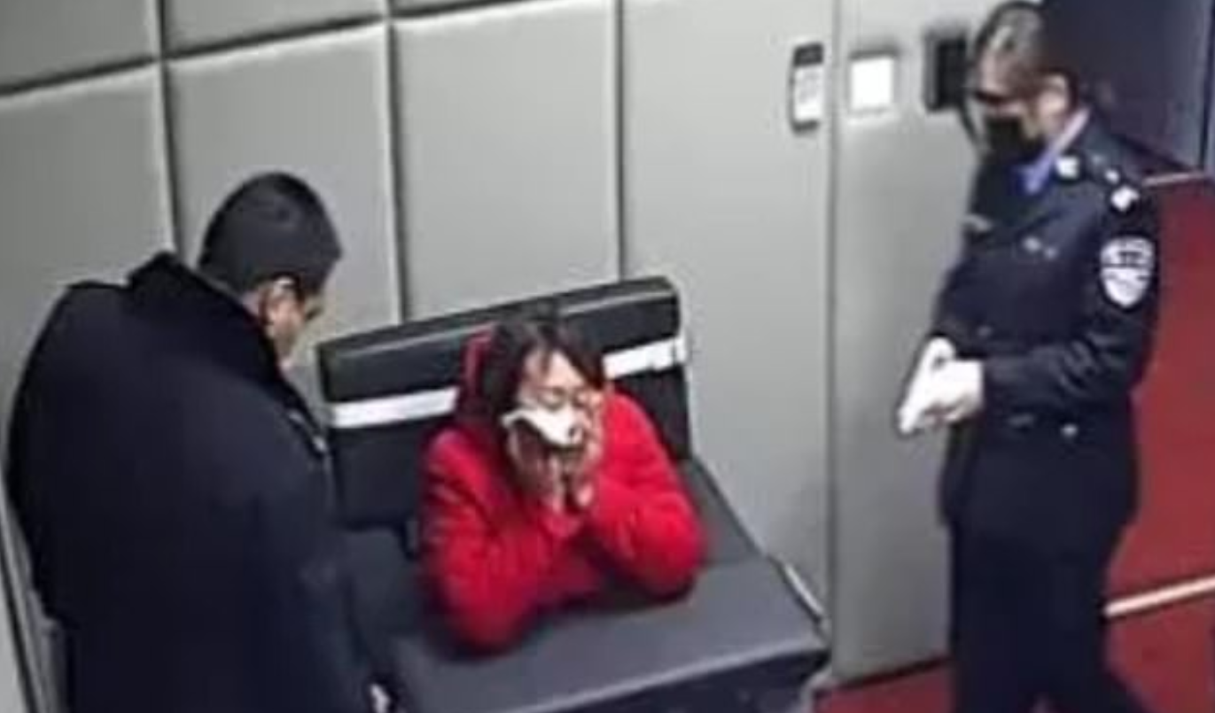 Se peleó con su novio y lo acusó con la policía de tener coronavirus | Actualidad