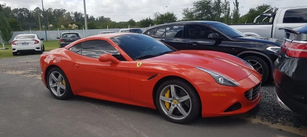 La Ferrari con la que Tévez fue al entrenamiento de Boca | Deportes