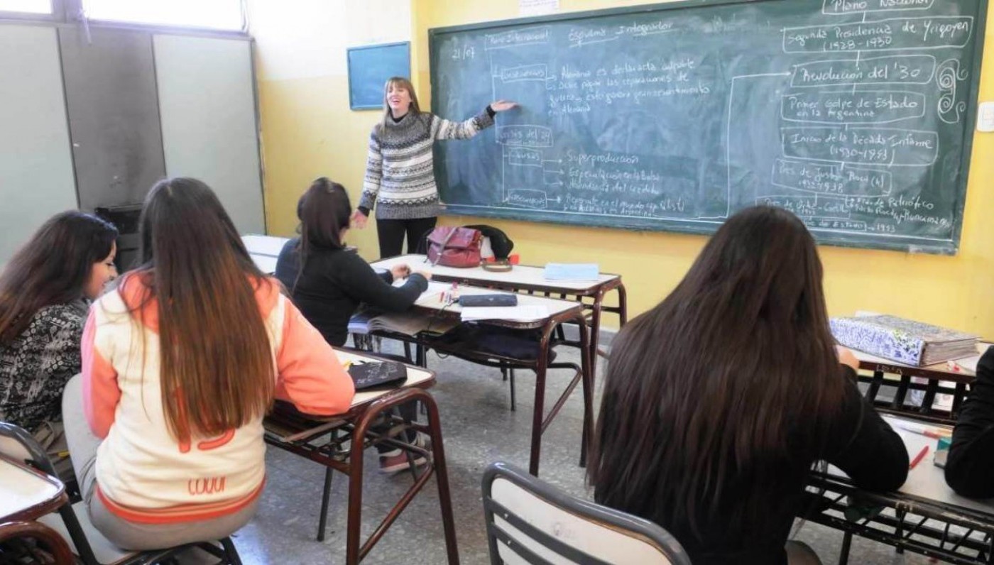 Polémica en Mendoza: secundarios que adeudan hasta 4 materias no repetirán el año | Actualidad
