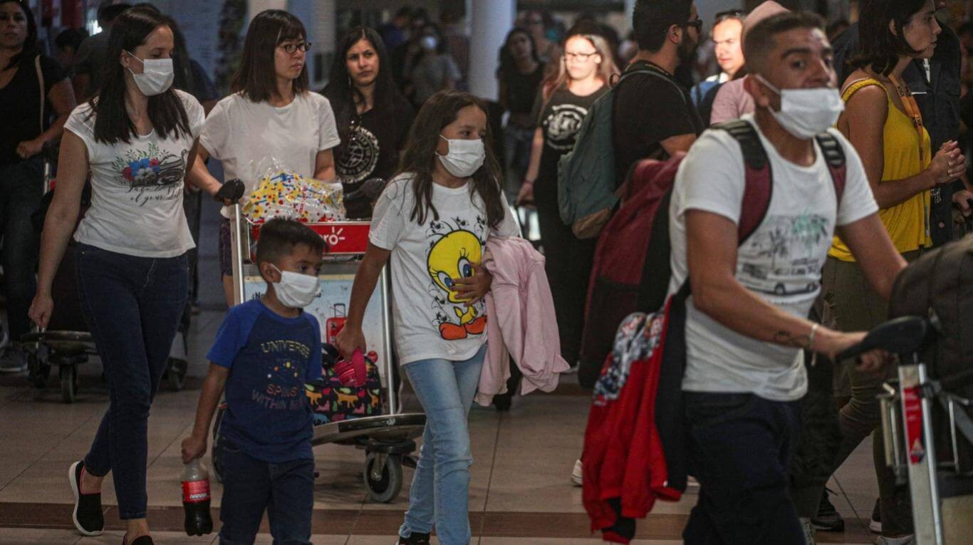 Coronavirus: el Gobierno informó que alumnos y docentes que hayan viajado al exterior falten a clases por 15 días | Actualidad