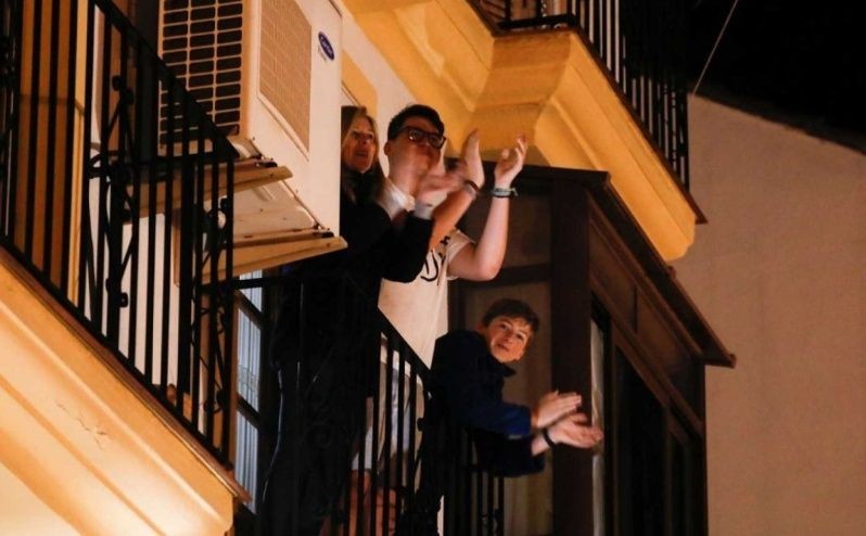 "Argentina aplaude": convocan a un aplausazo en apoyo a los trabajadores de la salud | Actualidad