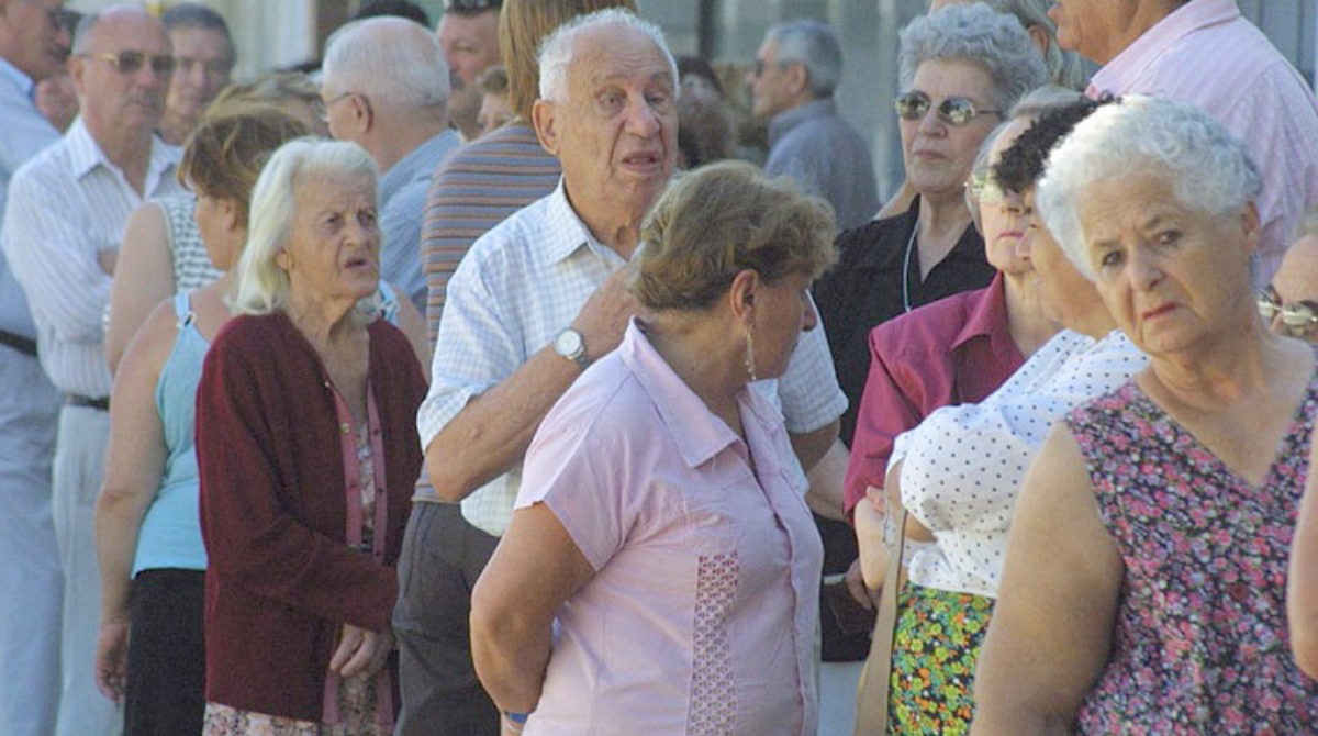 Abrirán algunas sucursales bancarias para que los jubilados puedan cobrar con turno | Actualidad