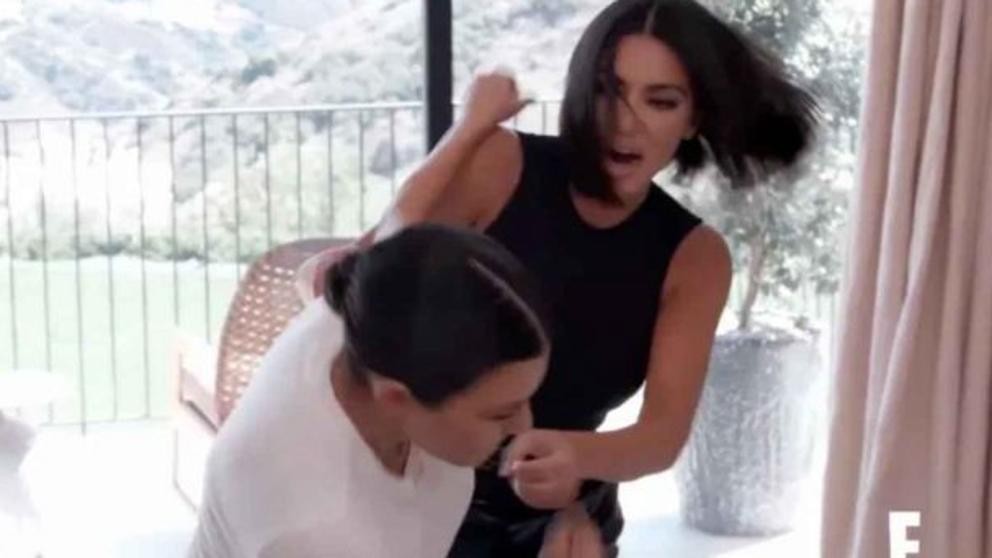 Se conoció el video en que se agarran a piñas Kourtney y Kim Kardashian | Espectáculos