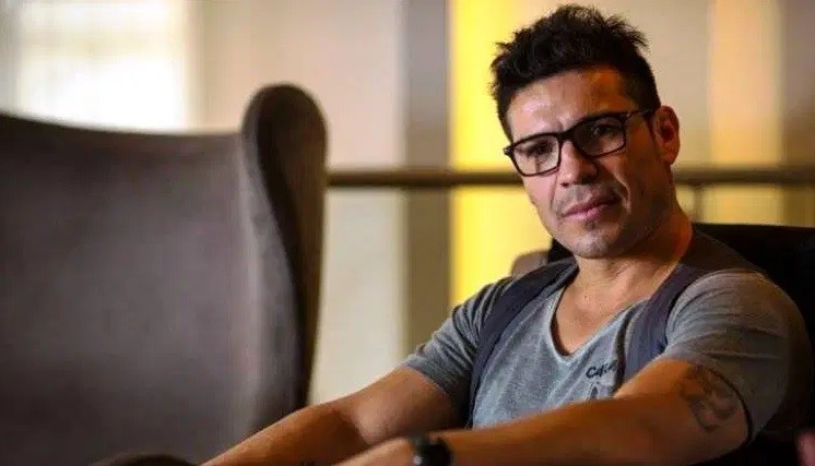 "Maravilla" Martínez toma clases de piano mientras está en cuarentena | Deportes