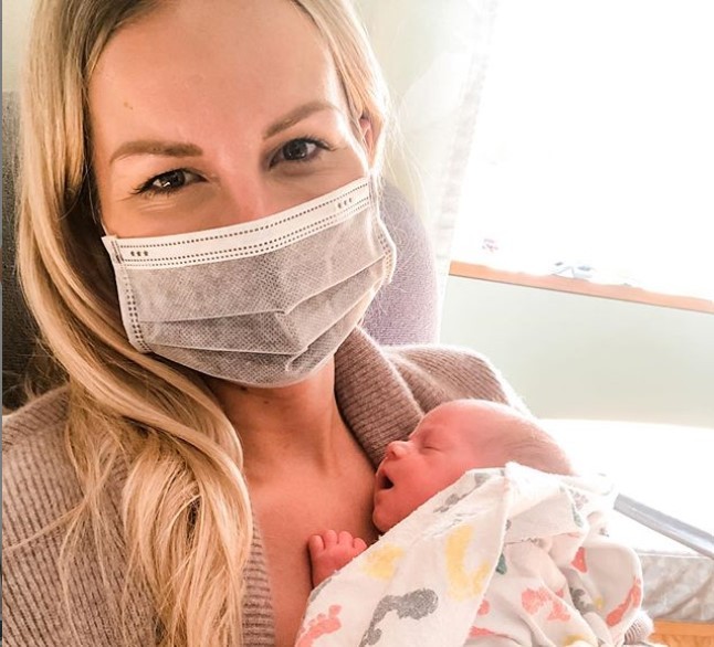 Una mujer dio a luz mientras estaba en coma por coronavirus: "Soy un milagro" | Internacionales
