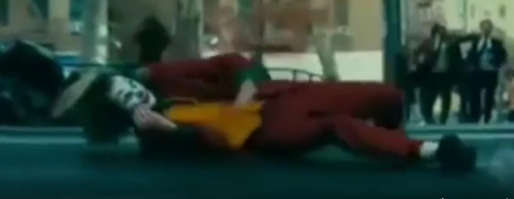 VIDEO: el Guasón violó la cuarentena y fue atropellado por un taxi en La Cañada | Redes