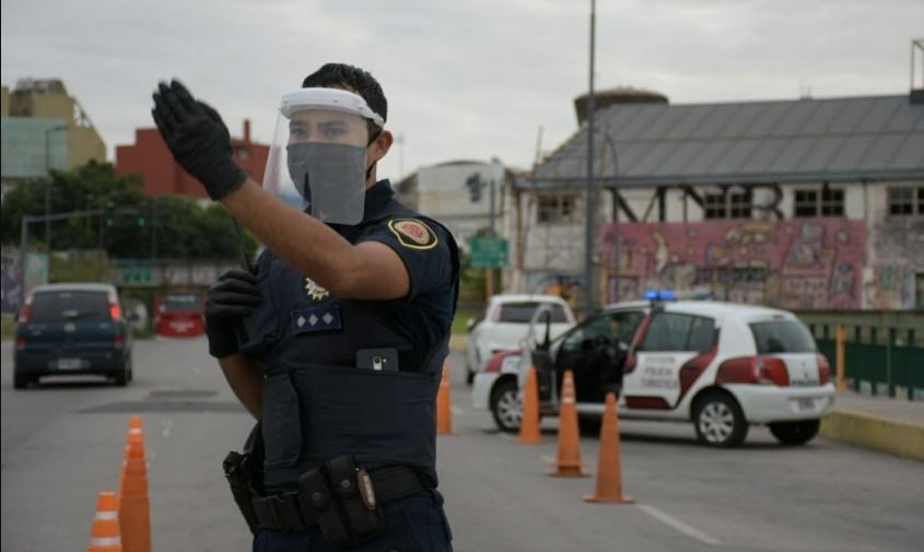 Miembros de las fuerzas de seguridad que trabajan en cuarentena cobrarán un adicional de 5000 pesos | Córdoba