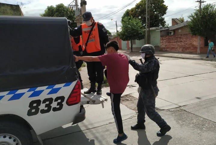 Detuvieron a un hombre que le había robado 140 mil pesos a su hermana | Actualidad