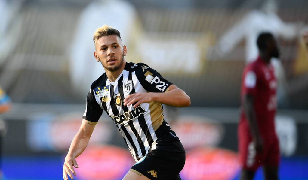 Futbolista a juicio por masturbarse frente a una vecina | Internacionales