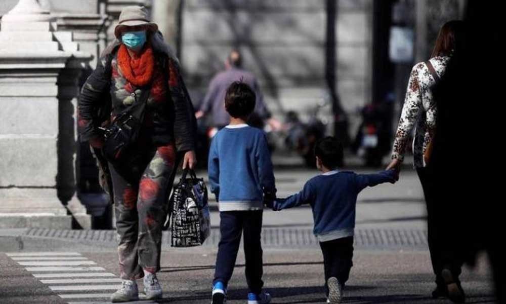 Resolución del gobierno nacional: padres pueden ir a comprar con menores a cargo | Actualidad