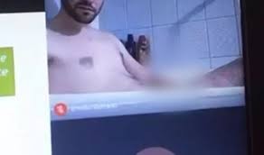 Escándalo por un alumno de la UBA que tomó una clase virtual desnudo en la bañera | Actualidad