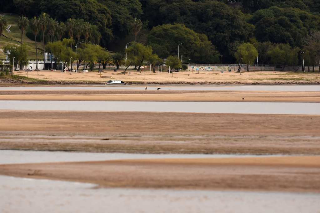 Continúa la bajante histórica del río Paraná: la altura es de 16 centímetros en la capital de Entre Ríos | Actualidad