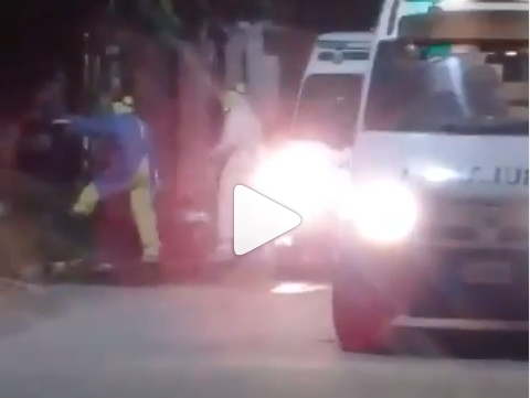 VIDEO: aplausos de vecinos a 12 miembros de una familia trasladados con Covid-19 | Córdoba