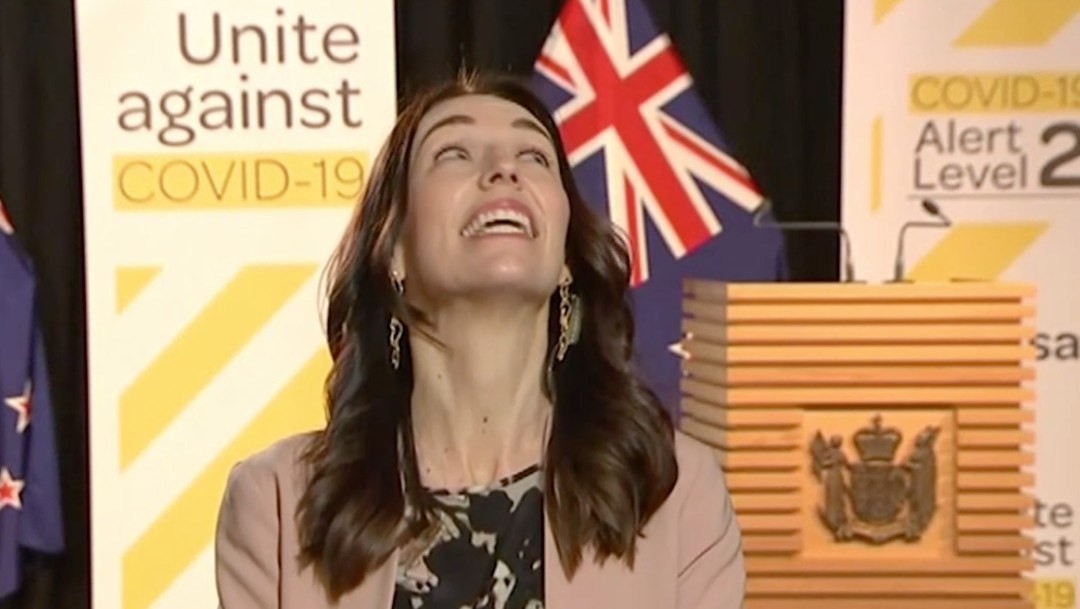 VIDEO: Un terremoto sorprendió a la primera ministra de Nueva Zelanda durante una entrevista | Internacionales