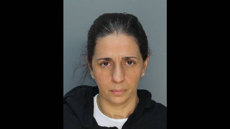 Difunden el video de una madre tira al agua a su hijo autista de 9 años | Internacionales