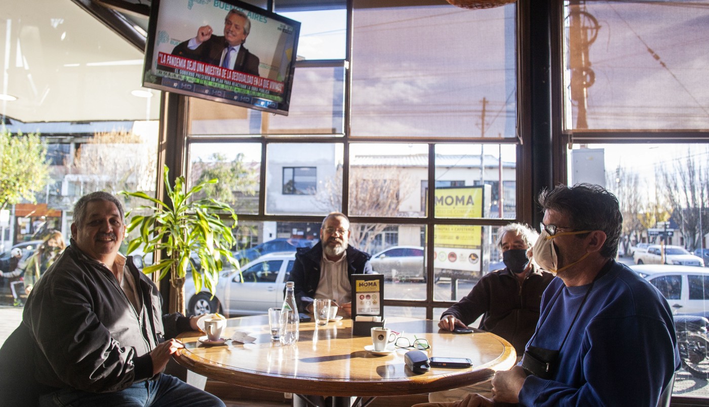 En Santa Cruz abrieron restaurantes, confiterías y permiten hacer deporte al aire libre | Actualidad