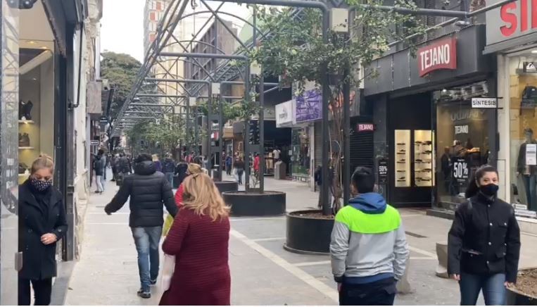 VIDEOS: intenso movimiento en la peatonal y reapertura de galerías | Córdoba