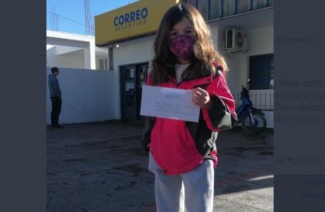 El Presidente evalúa el pedido de una alumna para hacer su promesa a la bandera | Actualidad