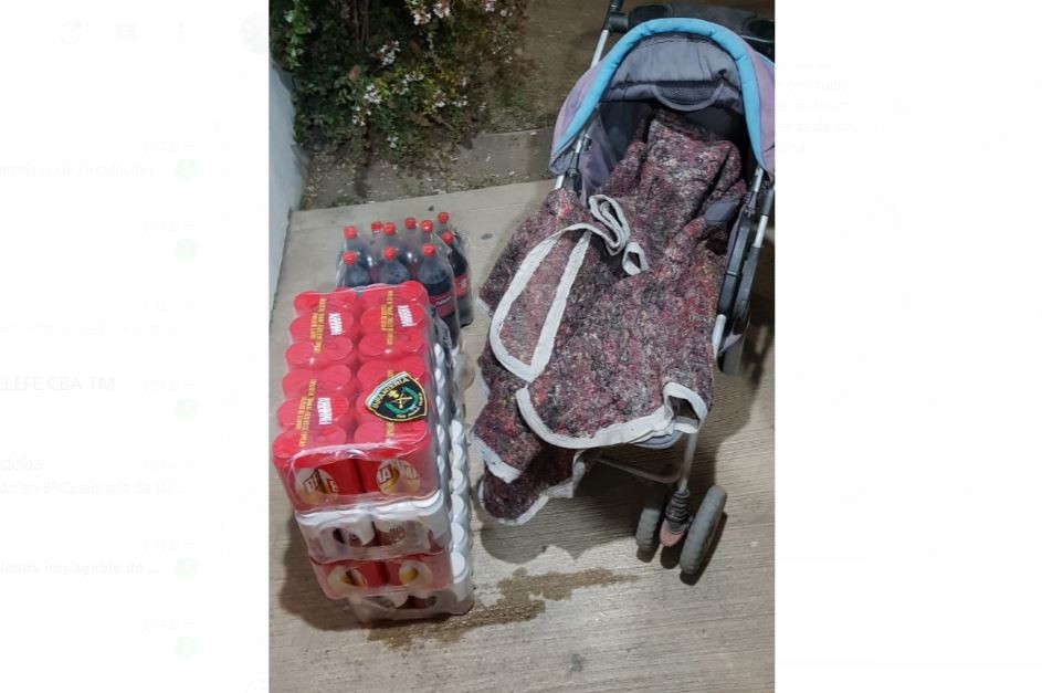 “Arrorró mi birra…”: los capturaron robando cerveza en un cochecito de bebé | Córdoba