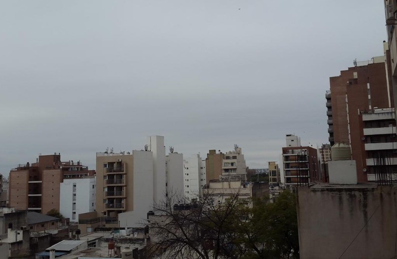 Frío, nubes y posibles lloviznas: mirá el pronóstico para este jueves | Córdoba