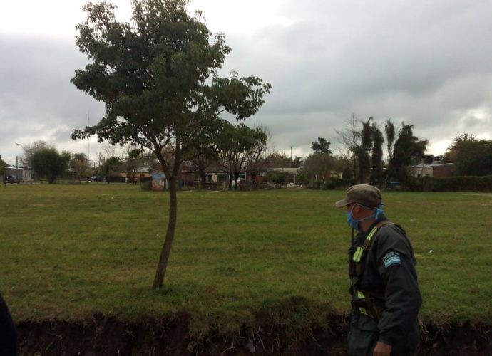 "Rompe cuarentena" en Sanfa Fe: armaron un partido de fútbol...hasta que llegó la policía | Actualidad