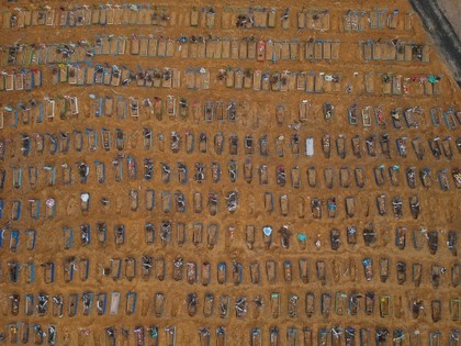 El drama de Manaos por el COVID: talaron un bosque tropical para abrir cientos de tumbas | Internacionales