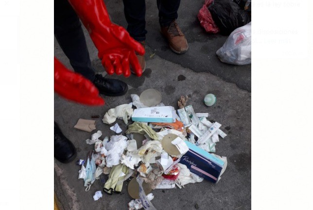 Denuncia penal contra cuatro clínicas por depositar residuos patógenos en la calle | Córdoba
