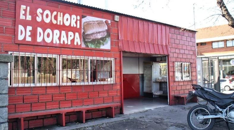 Robó un tradicional bar de comida rápida de Mar del Plata: se llevó hasta una caja de fernet | Actualidad