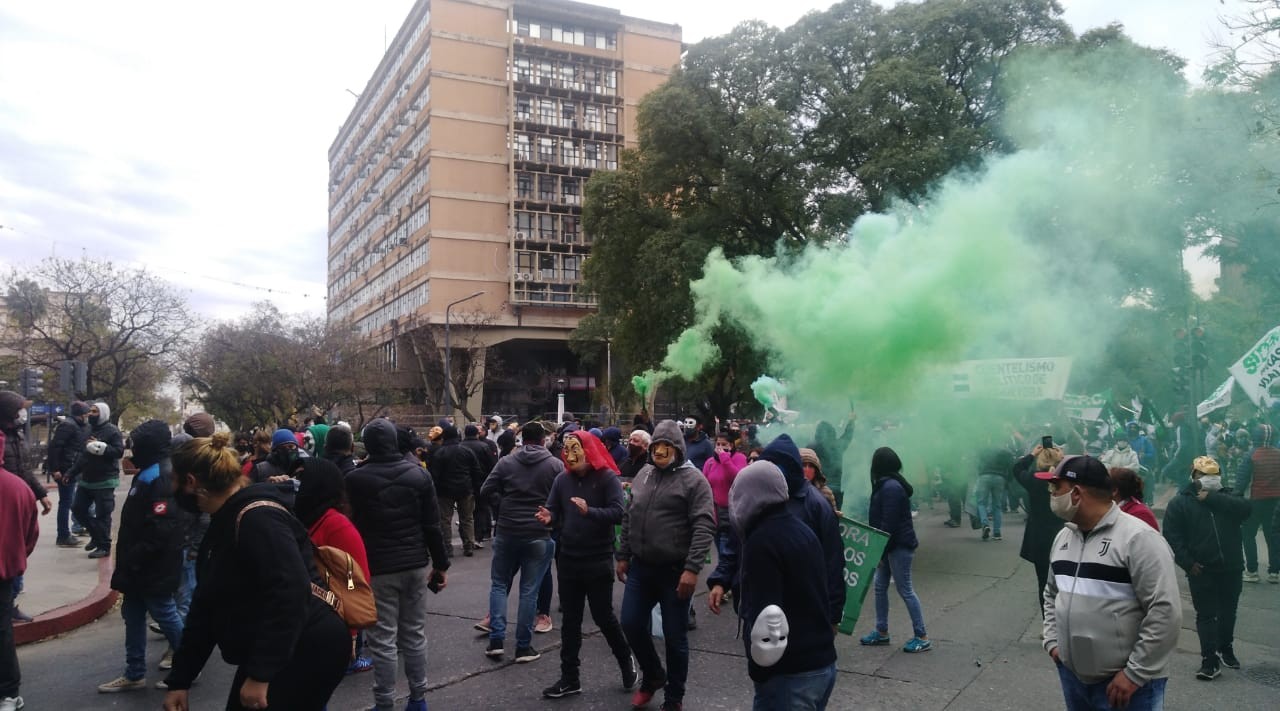 Conflicto redoblado: protesta el Suoem y el intendente “bajó” 450 inspectores y jerárquicos interinos | Córdoba