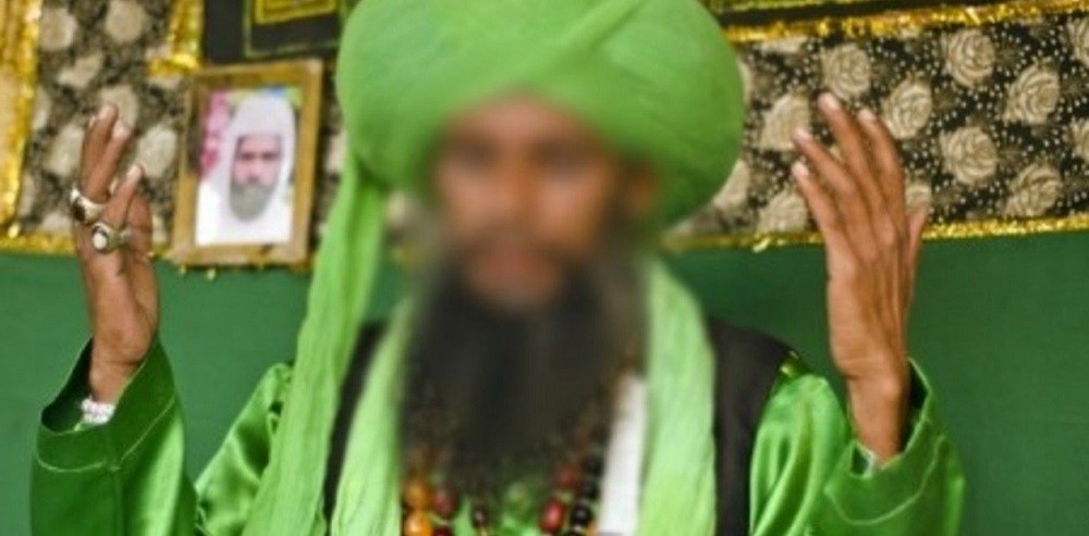 Decía que curaba el coronavirus con besos, contagió a 20 personas y murió | Internacionales