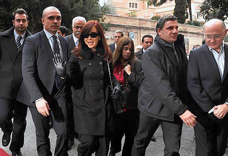 Hallaron muerto a un custodio de Cristina Kirchner: la Policía Bonaerense sospecha que se quitó la vida | Actualidad