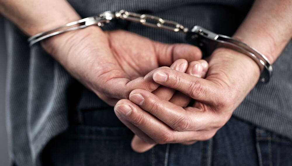 Condenado a 10 meses de prisión efectiva por golpear y amenazar con un cuchillo a su pareja | Actualidad