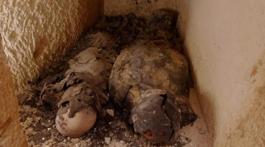 Dos momias cubiertas de oro, nueva pista sobre la tumba de Cleopatra | Internacionales