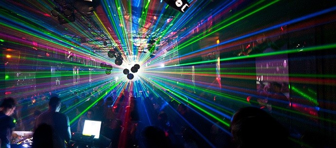 En medio de la pandemia, reaparecieron las fiestas clandestinas "free party" | Internacionales