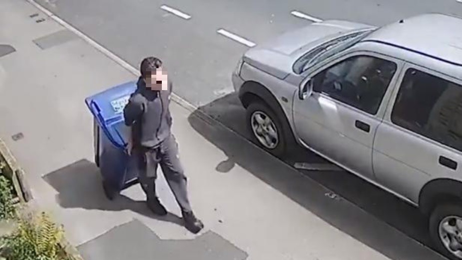 Acusan a un adolescente de matar a una docente y transportar el cuerpo en un contenedor de basura | Internacionales