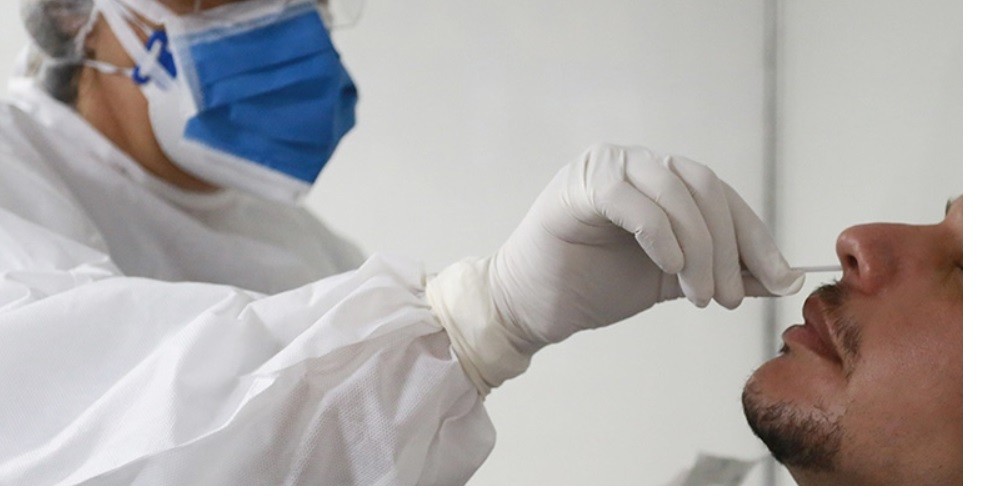 Coronavirus: denuncian a la Uocra y a una prepaga por difundir como positivos casos que dieron negativos en contraprueba | Actualidad