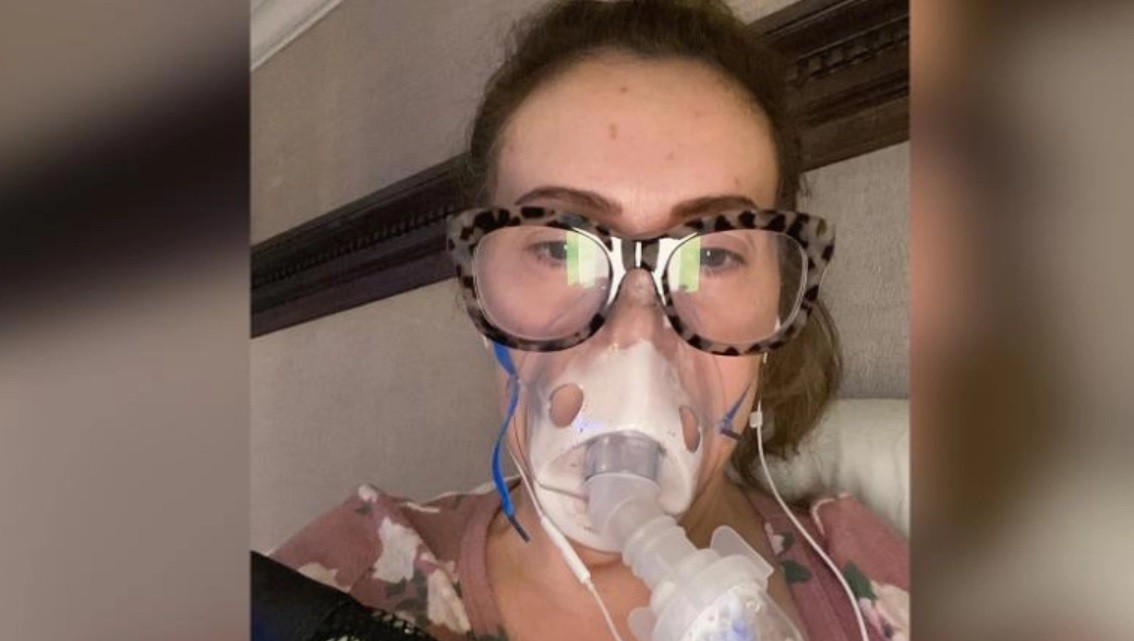 Tras luchar contra el Covid-19, la actriz Alyssa Milano está perdiendo el pelo | Espectáculos