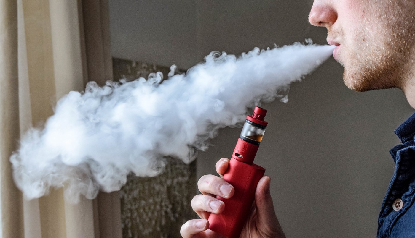 Los jóvenes que fuman y vapean tienen más posibilidad de contraer Covid-19 | Internacionales