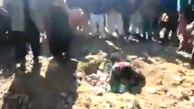 Condenaron a morir lapidado a un hombre que violó a una nena de 12 años | Internacionales