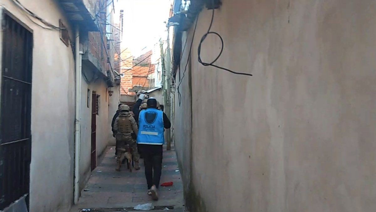 Hacían entraderas, robaron un Smart Tv y los detuvieron al instalarle Netflix | Actualidad