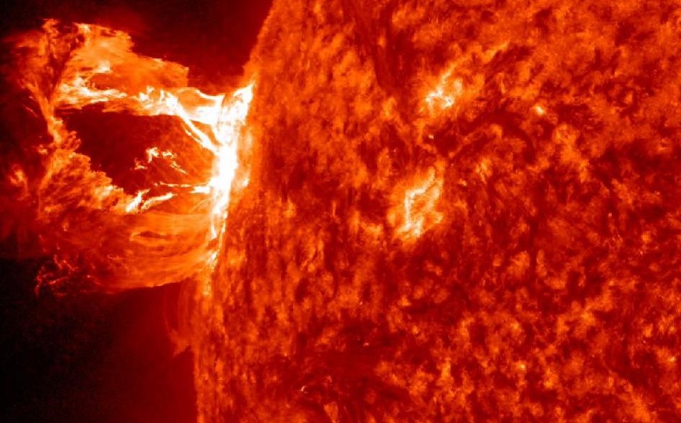 Se acerca una tormenta solar a la Tierra: podría afectar las comunicaciones y la red eléctrica | Internacionales