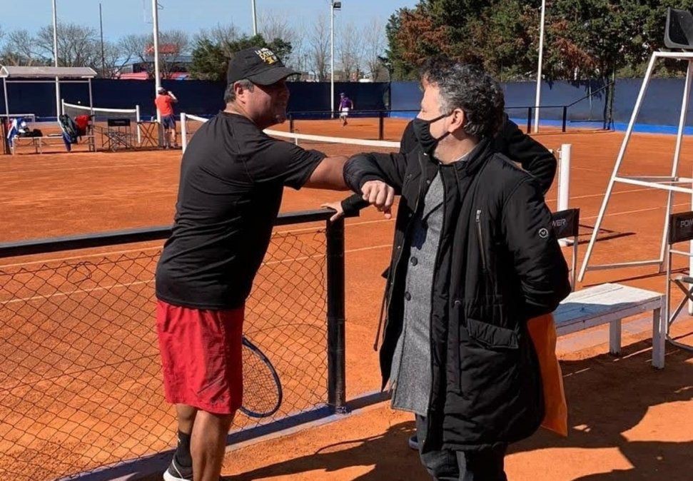 Estuvo siete días en coma por coronavirus y volvió a jugar al tenis en Buenos Aires | Deportes