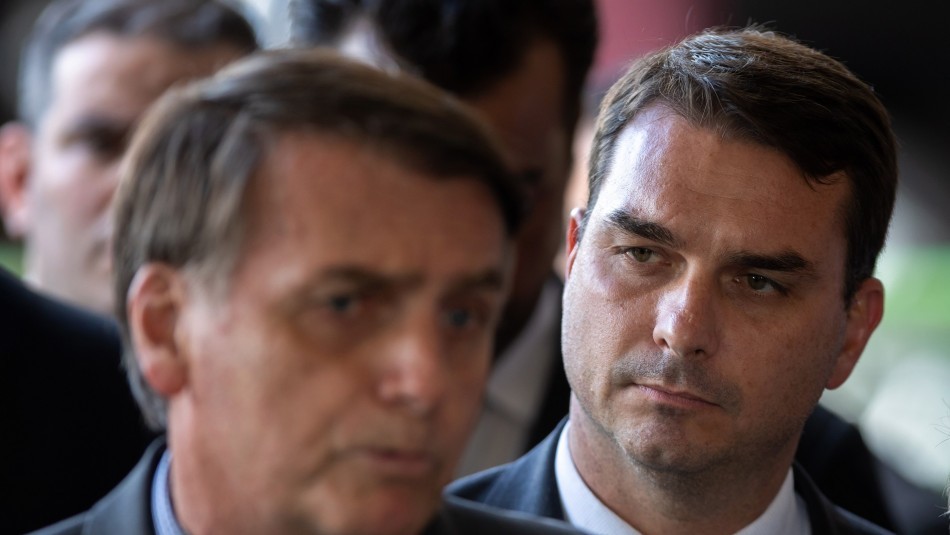 Un hijo de Bolsonaro tiene coronavirus y será tratado con la polémica cloroquina | Internacionales