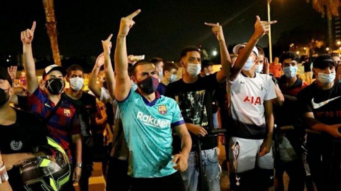 Hinchas del Barcelona marchan para pedir la renuncia del presidente | Deportes