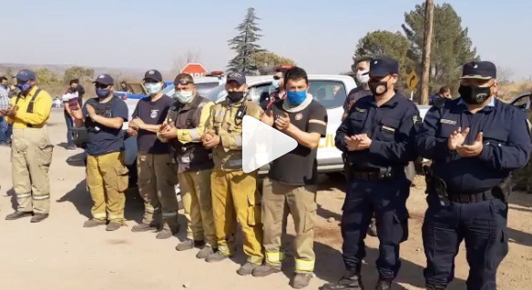 VIDEO: bocinazos, sirenas y aplausos para los bomberos que combaten los incendios en Córdoba | Córdoba