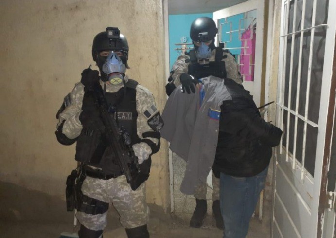 Con artículos de limpieza ocultaban un negocio sucio: una pareja detenida por vender droga | Córdoba