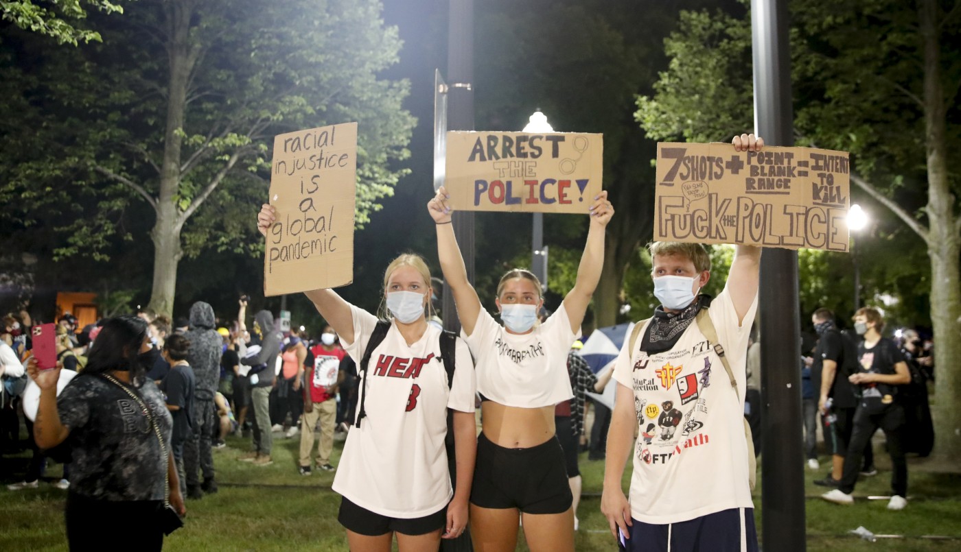 Detienen a un adolescente por las dos muertes en las protestas antirracistas en Estados Unidos | Internacionales