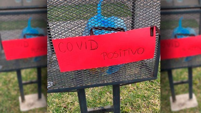 Su esposo tiene coronavirus y ella puso un cartel para advertir a los recolectores | Actualidad