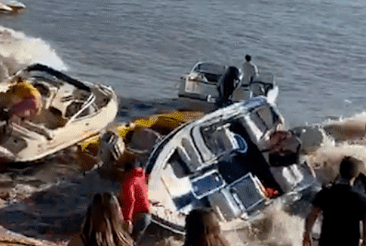 VIDEO: gigantes olas provocaron un impresionante choque en cadena de lanchas en el Paraná | Actualidad